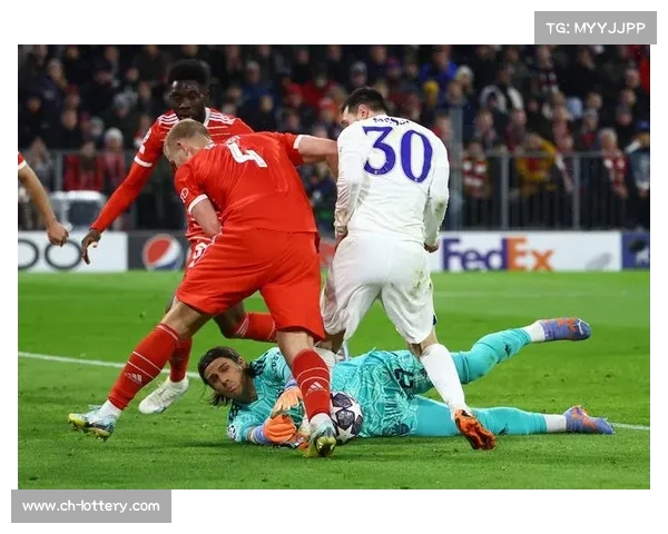 VAR介入取消点球,罗马后卫切利克禁区外犯规被红牌罚下 VAR介入取消点球,罗马后卫切利克禁区外犯规被红牌罚下